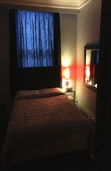 Rm5, Mood lighting and a nice big mirror .